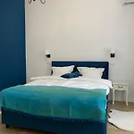 Hey Central Apartment